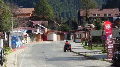 Valizini kapan akın akın geliyordu, bir anda hayalet yere dönüştü!