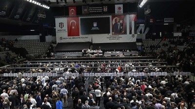 Beşiktaş yeni başkanını seçiyor: Başkan adayları oylarını kullandı
