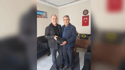 400 bin TL değerinde ziynet bulunan çantayı sahibine teslim etti