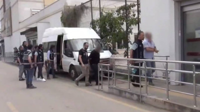 Göçmen kaçakçılarına operasyon: 12 kişi tutuklandı