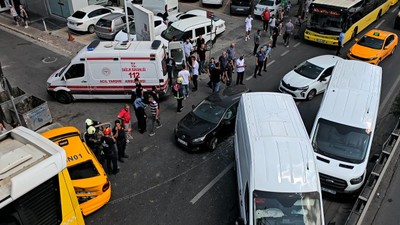 Avcılar'da Zincirleme Trafik Kazası: 1 Yaralı
