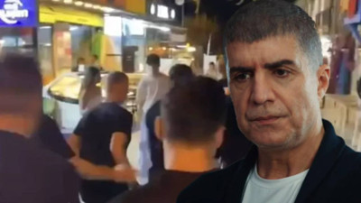 Kimse Anlam Veremedi... Özcan Deniz O Soruyu Duyunca Korumalarıyla Koşarak Kaçtı!