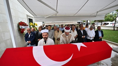 Eski AA Genel Müdürü Atilla Onuk Son Yolculuğuna Uğurlandı