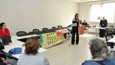 Atıklar Rengarenk Çantalara Dönüştü