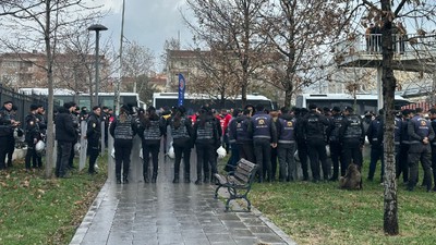 Ankara'ya Yürüyen Polonez İşçilerine Polis Barikatı