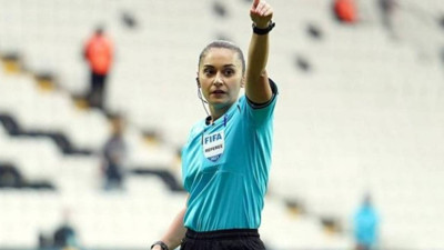 Neslihan Muratdağı Türkiye’nin İlk Kadın VAR Hakemi Oldu