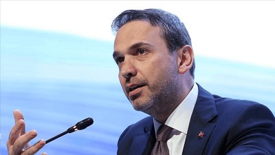 Bakan Bayraktar BAE Yatırım Bakanı ile Görüştü