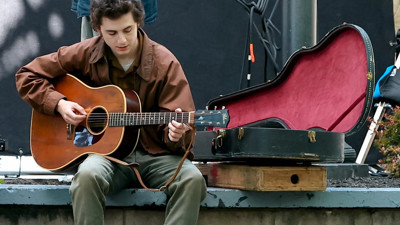 Bob Dylan'ın Daktilo ile Yazılmış Şarkı Taslağı 510 Bin Dolara Alıcı Buldu