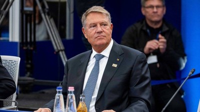 Romanya Cumhurbaşkanı Klaus Iohannis İstifa Etti