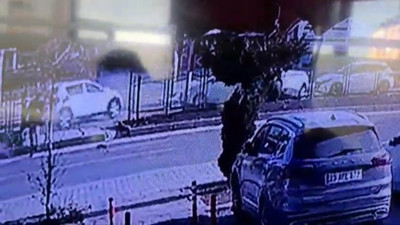 Elazığ'da Feci Kaza! Aracın Altında Kalmaktan Kıl Payı Kurtuldu