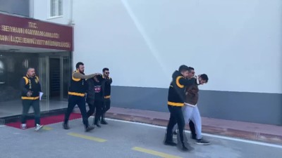 Adana'da İş İnsanının Başına Silah Dayayıp 2 Milyon TL Haraç İstediler