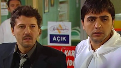 İlker Aksum, Şinasi Yurtsever'in Cenazesine Katılamadı! Nedenini Açıklarken Gözyaşlarını Tutamadı