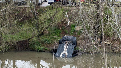 Otomobille Dereye uçtu, Hayatını Kaybetti