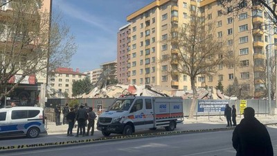 Konya'da 6 Katlı Bina Çöktü