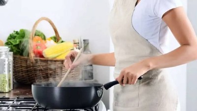 Yemeklere Avuç Avuç Koyuyoruz Ama Ömrü Kısalttığı Ortaya Çıktı: Kalbi Çürütüp, Böbrekleri Bitiyor