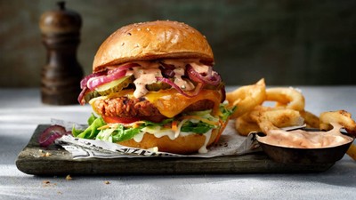 Ünlü Fast Food Zincirinde İğrenç Skandal: Yemeklerinden Fare ve Böcek Çıktı! 2 Bin Şubesi Kapanıyor