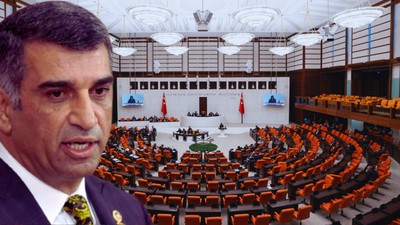 Meclis'te Sessiz Protesto: Dakikalarca Konuşmadan Durdu