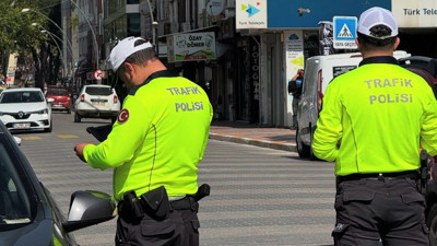 Balıkesir'de Trafik Polislerinden Sıkı Denetim