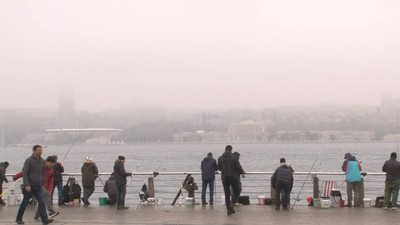 İstanbul'a Sis Çöktü: Kartpostallık Manzaralar Oluştu