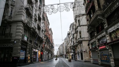 Polis Anons Yaptı: İstiklal Caddesi Kapatıldı
