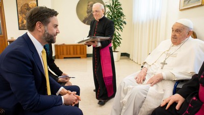  Papa Francis, ABD Başkan Yardımcısı Vance ile Bir Araya Geldi  