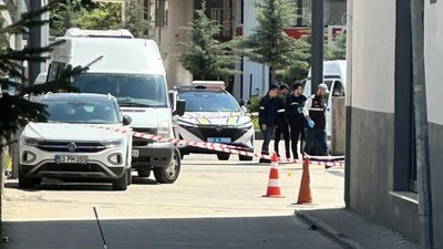 Kardeşini Hastane Önünde Vurdu