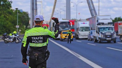 Trafikte Zincirleme İhlale Zincirleme Ceza: Kırmızı Işık, Şerit İhlali, Yol Kesme... Artık Hepsi Birden Sayılacak