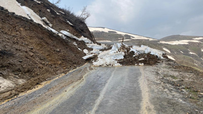 Muş’ta Heyelan! Yol Ulaşıma Kapandı