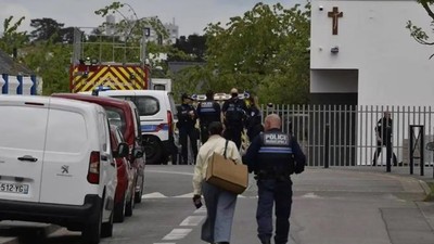 Fransa'da 15 Yaşındaki Liseliden Okulda Bıçaklı Saldırı! 1 Ölü, 3 Yaralı