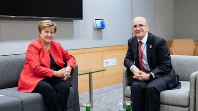 Hazine ve Maliye Bakanı Mehmet Şimşek ABD'de IMF Başkanı Kristalina Georgieva ile Görüştü