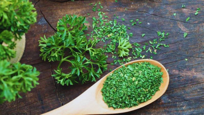 Türkiye'den İsviçre'ye Gönderilen Kurutulmuş Maydonozda 'Ciddi Risk'