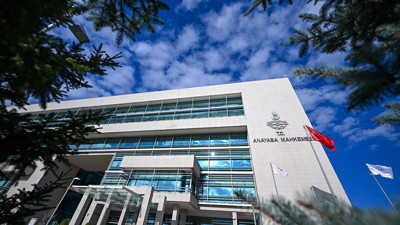 İki Yasa ve Dört Cumhurbaşkanlığı Kararnamesi İçin AYM'ye Başvuru