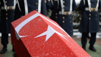 Trafik Kazasına Müdahale Ederken Yaralanan Polis Şehit Oldu