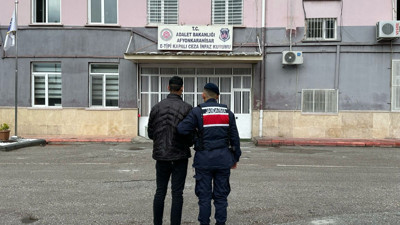 7 Yıl Hapis Cezasıyla Aranıyordu! Yakayı Afyonkarahisar'da Ele Verdi