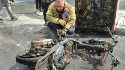 Alev Alan Motosiklet Hurdaya Döndü