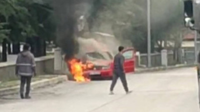 Isparta’da Seyir Halindeki Otomobil Alev Aldı