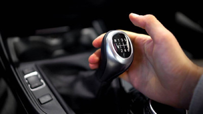 Manuel Vitesli Araç Sahipleri Diken Üstünde: Milyonlarca Sürücüye Kötü Haber