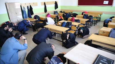 Okullarda Afet Alarmı: Ders Zili Bu Kez 'Deprem' İçin Çalıyor