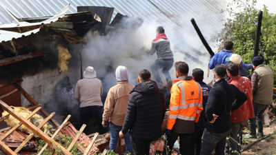 Ahır Yangını Mahallede Panik Yarattı