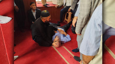Mardin’de Camide Namaz Kılan Kişiye Bıçaklı Saldırı