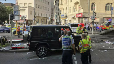 Almanya'da Bir Araçlı Saldırı Daha! Çok Sayıda Yaralı Var