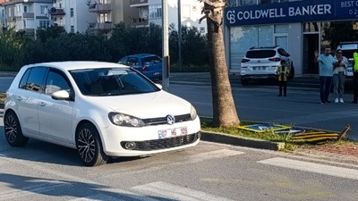 Antalya'da 4 Yaşındaki Çocuğa Otomobil Çarptı