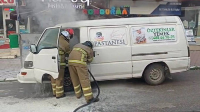 Park Halindeki Araç Alev Aldı