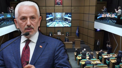 AKP'li Belediye Meclis Üyesi İstifa Etti, CHP'liler Ayakta Alkışladı: 'Muhalefete Yönelik Baskının Dozu Artıyor'