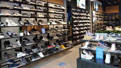 Adidas ve Nike'a Rakipti: Ünlü Spor Ayakkabı Markası Satıldı