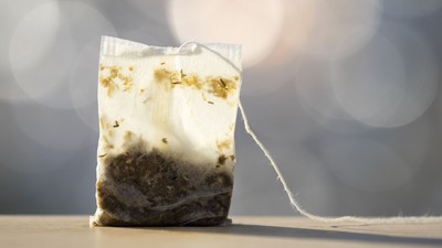 Demlediğiniz Çay Poşetlerini Çöpe Atmayı Unutun! İşte Evdeki Karınca ve Küfü Yok Eden Yöntem