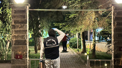 Kadıköy'de 10 Katlı Binada Yangın Faciası: 1 Kişi Hayatını Kaybetti