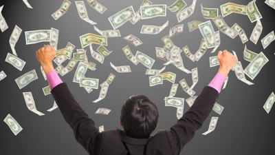 Paraya Adını Veren Burçlar Belli Oldu: Köşeyi Dönmeden Parayı Koyacak Yer Düşünüyorlar