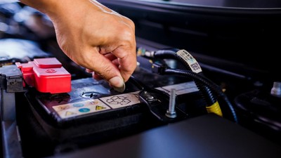 1 Haftada Aküyü Sıfıra İndirecek Hata: Araç Sahiplerinin Çoğu Bilmiyor
