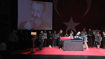 Usta Oyuncuya Son Veda... Gözyaşları Sel Oldu